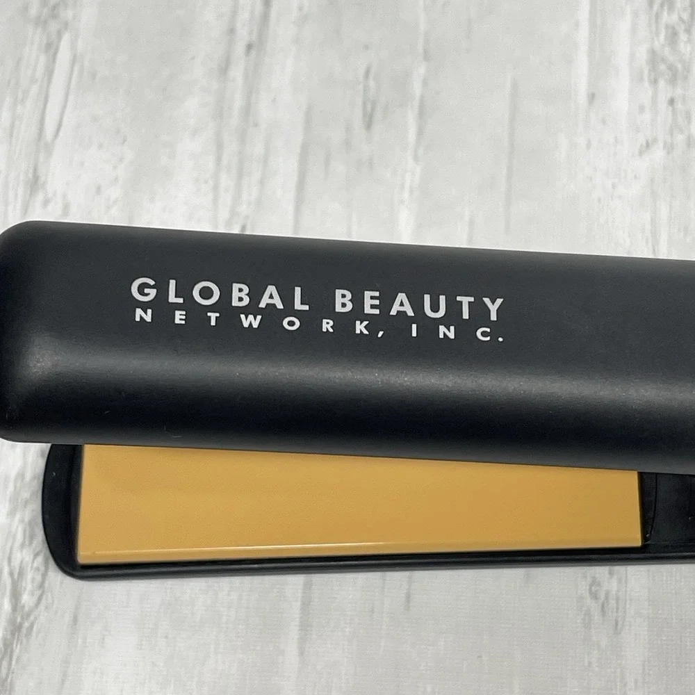 CHI GF1001 Ceramic Hair Straightener Flat Iron 1